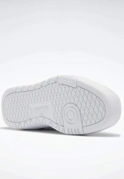 Reebok Classic Enfant CLUB C DOUBLE Baskets Basses White 16 Reebok Classic Enfant CLUB C DOUBLE Baskets Basses White -Reebok Classic Soldes Magasin dfbc318b544a473d828a05cc1d00fc5f