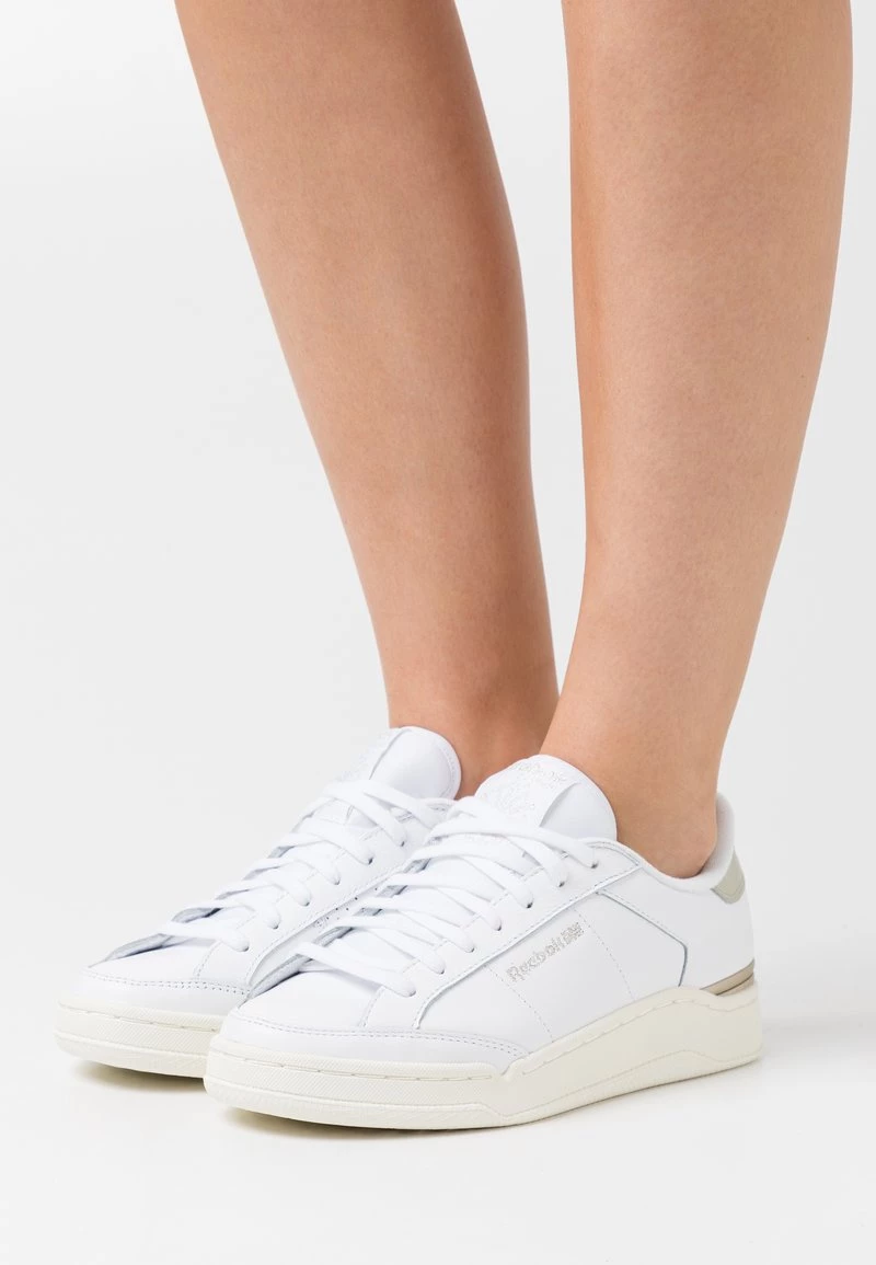 Reebok Classic Femme COURT Baskets Basses Footwear White/grey/chalk 1 Reebok Classic Femme COURT Baskets Basses Footwear White/grey/chalk