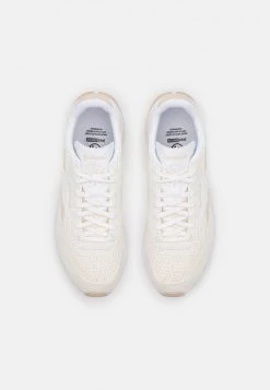 Reebok Classic LEGACY GROW UNISEX Baskets Basses Off White/white/sand -Reebok Classic Soldes Magasin e9d63ff235874bd4816355b4002ddb3e